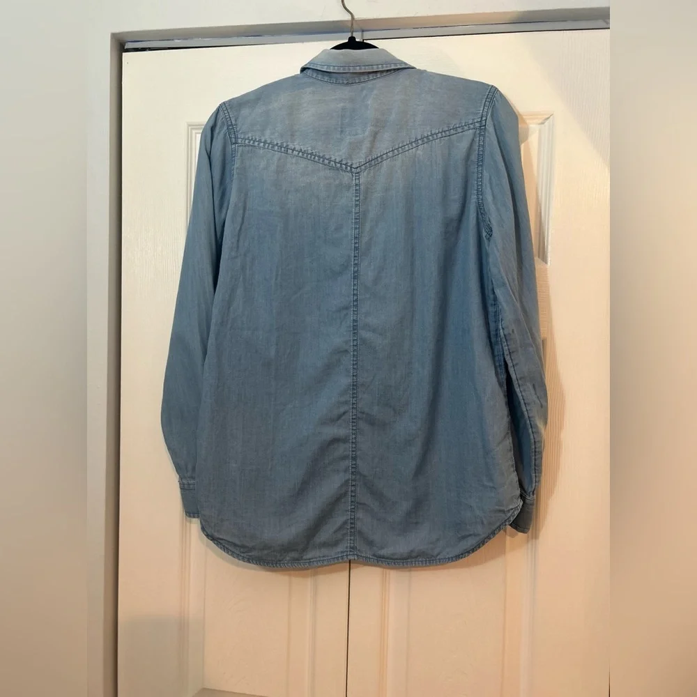 American Eagle Outfitters Boyfriend Denim Button Up Shirt Women’s Chambray M - Picture 6 of 7
